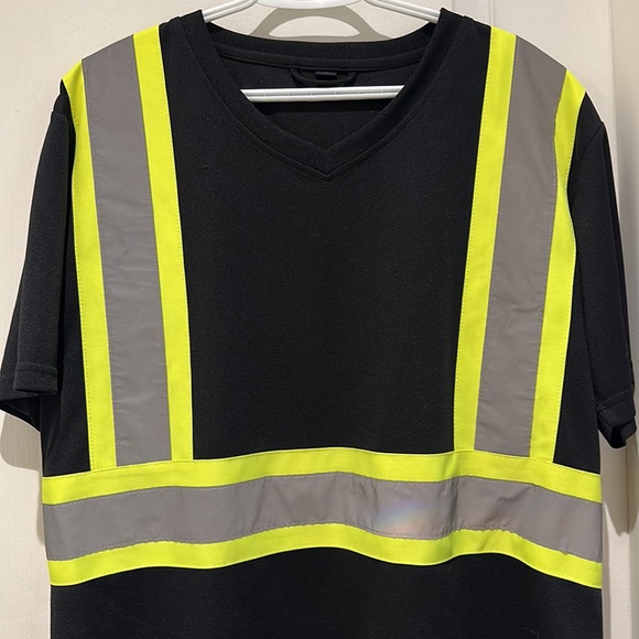 Nwot. Men’s forcefield reflective shirt - Picture 2 of 4